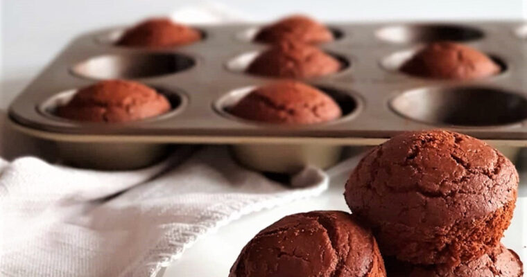Λαχταριστά cupcakes φουντουκιού με κακάο και μέλι (χωρίς μίξερ & νηστίσιμα)
